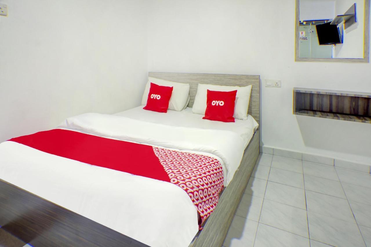 Oyo 90028 Ragula Hotel Johor Bahru Exterior photo